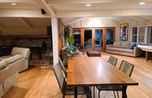 Westside Retreat w Yard, Grill, Hot Tub, Near Sofi Stadium, LAX, and the Beach - Foto 13