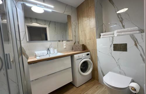 APARTAMENTY "LA VILLA" DELUXE z dwoma sypialniami, salonem, balkonem, prywatnym parkingiem, blisko centrum - Słoneczna Polana - Foto 48
