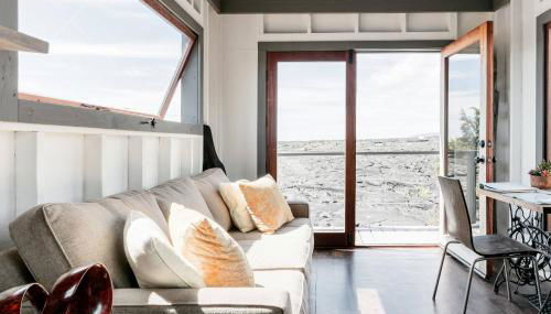 THE PHOENIX HOUSE - EPIC Tiny Home Gem on Volcanic Lava Field! - Foto 1