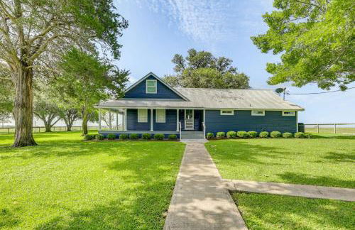 Fire Pit, Pickleball, Pool! Schulenburg Farmhouse - Foto 3