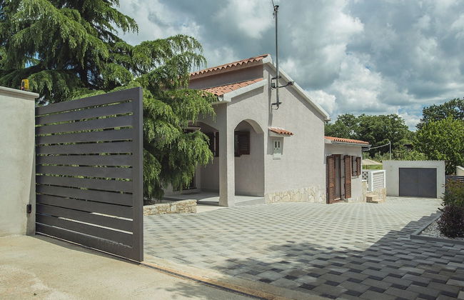 Detached House With Private Pool Near the Coast - Foto 34