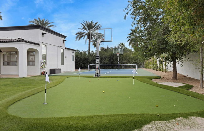 Sleeps 19, 7bdr Estate! Sports Court, Putting Green, Pool Farrier by Avantstay - Foto 3