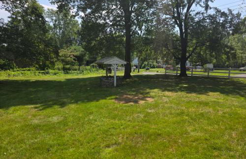 Charming 3 bedroom 2 bath home in Bloomfield with wishing well - Foto 3