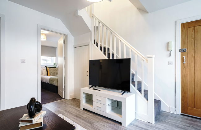 Whitchurch 2 Bedroom Flat near Hospital - Foto 21