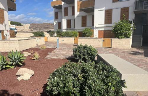 Stunning Chic Penthouse retreat in front of the beach - Foto 25