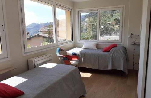 Chic Coastal Hill Escape - Photo 28