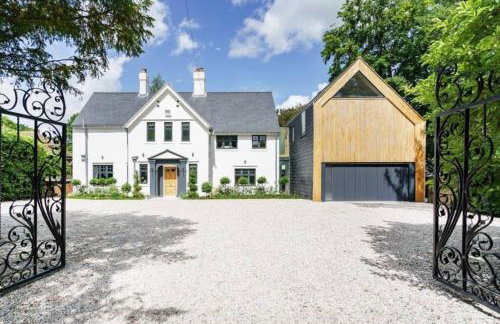 Luxury 8 bedroom home with leisure wing - Foto 22