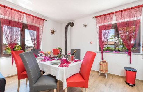 5 Bedroom Amazing Apartment In Viskovo - Photo 28