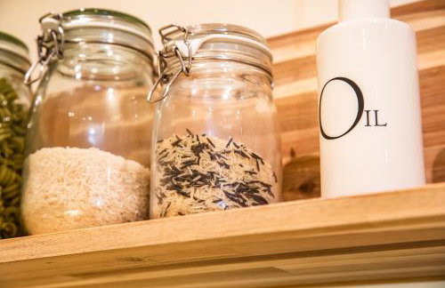 Buxton centre cosy cottage with free secure parking - Foto 12