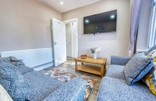 Stylish House - B'ham Airport and NEC, JLR Solihull, Business & Leisure Stays - Aspen House - Photo 37