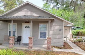 Stylish House Near UF, VA, & Downtown Gainesville - Photo 1