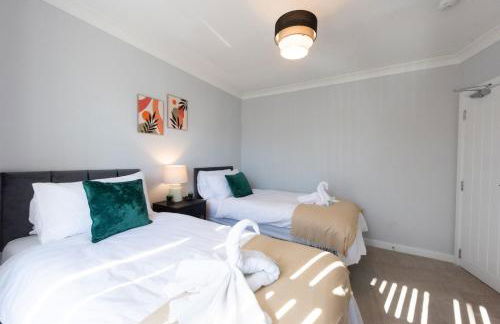 4 Bedroom Home - Contractor Ready - 2 Mins to Town CM7 - Foto 8