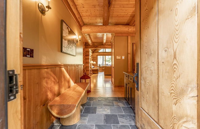 Luxury Log Chalet | Pool + Private HotTub | Ski In/Out | Overlooking Greywolf GC - Photo 36