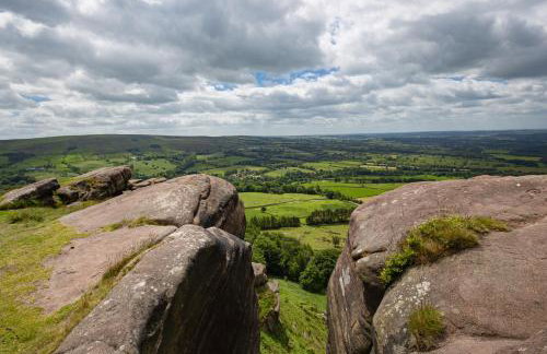 The Old Pumphouse Shepherds Hut with Hot Tub - Photo 36