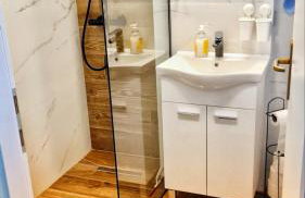 Sunflower Sky Apartment - Photo 21