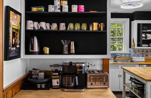 7BR Historic Estate Private Yard Near DC and Old Town - Vassar - Foto 21