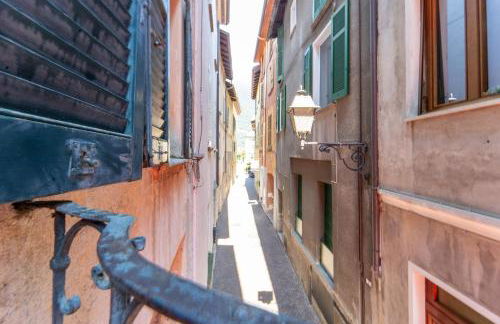 Vintage Home in the hamlet with lake view - Photo 23