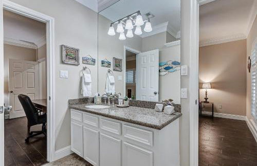 Best of Lake Conroe - Sleeps 16 - Lakefront Memories - Photo 9