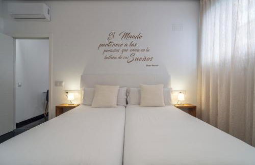 CMDreams Gold- Apartamentos turísticos con ruinas romanas en el centro de Mérida - Photo 10