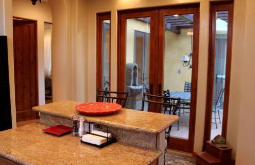 Romantic and Relaxing Villa Retreat with a Jacuzzi near Somis, California - Photo 12