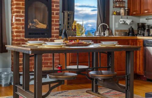 Beautiful Mountain Views in Iconic Building - Foto 5