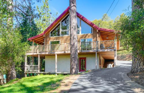 Walk to Pine Mountain Lake: Spacious Family Cabin - Photo 4
