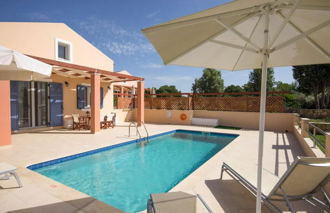 Nafsika Beach House Large Private Pool Walk to Beach Sea Views A C Wifi Car Not Required - 1880 - Foto 4