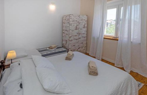 4 Bedroom Beautiful Home In Rogotin - Foto 26