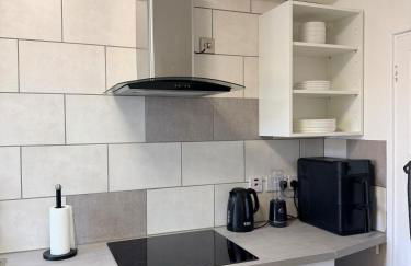 Modern Apartment - Free Parking - Close To Metro - Foto 7