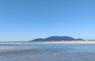 Apto com churrasqueira 500m do mar com vista da salaSacada para horizonte - Foto 28