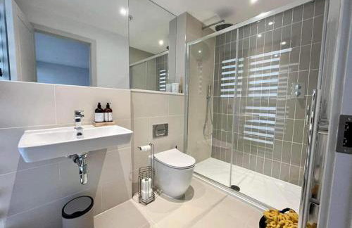 Stunning Sea View Two Bed Two Bathroom Apartment - Foto 13