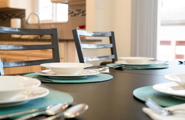 The Meadowlark Manor Spacious Backyard & Hot Tub - Photo 18