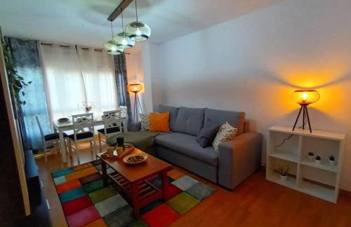 Acogedora Vivienda de 2 Habitaciones y Terraza - Foto 1