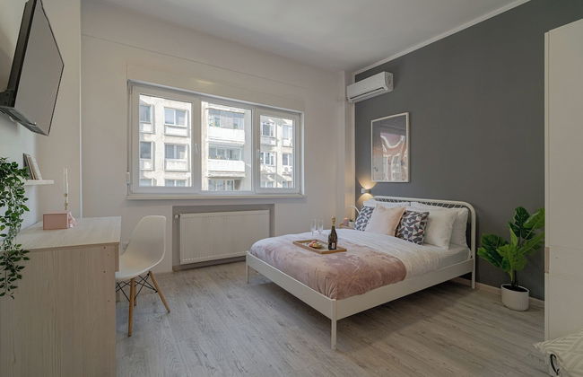 Central 4BR Flat - 2 Units Combined with Balconies, Near Cismigiu, 2 Kitchens & 2 Baths - Foto 9