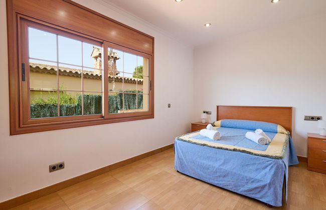 Marina in Blanes With 6 Bedrooms and 4 Bathrooms - Photo 17