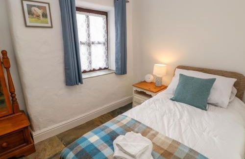 Potters Barn - Photo 11