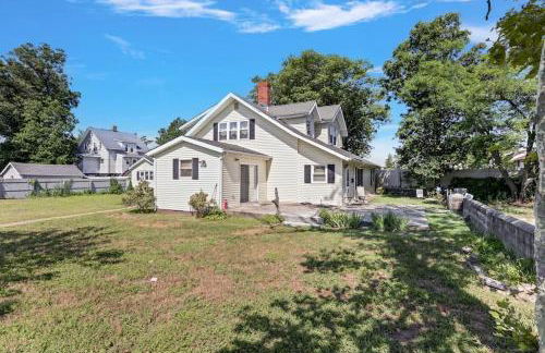 Beach house - 3BR Beach Gem - 30ft to Sand & Walk to Amusement Park - Foto 41