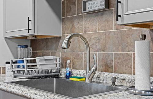 Pocono Lake Escape, includes Golf Cart, Firepit - Foto 17