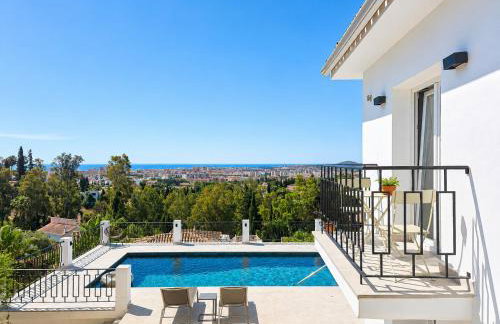 Villa with private pool & outdoor kitchen - Photo 52