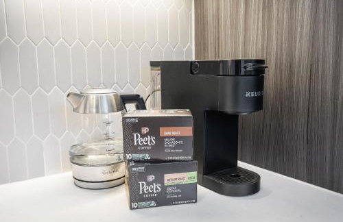 2BR 2BA Capitol Hill Cozy Haven- Rooftop - Foto 24