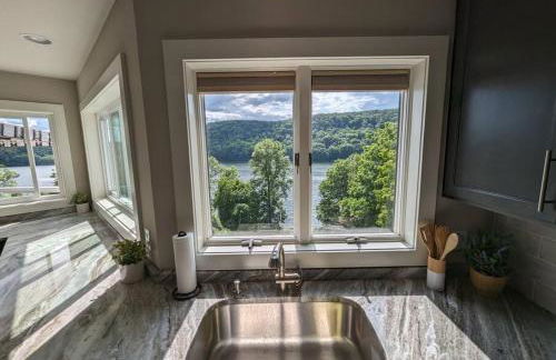 Candlewood Lake -Family Getaway, Lakefront 3775 sqft Home - Foto 30