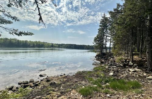 New 2023 Waterfront Home near Acadia with Hot Tub - Foto 48