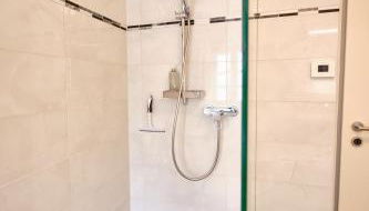 NEU! Historischer Altbau in ruhiger Lage - Foto 3, Shower, heating