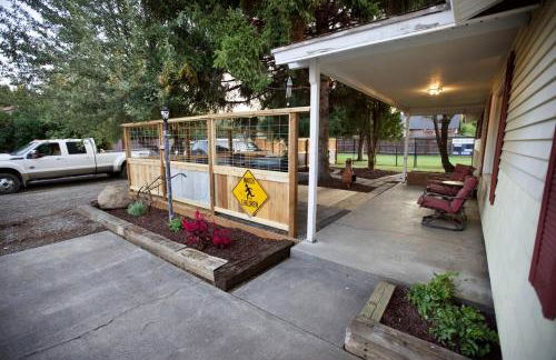 Centrally Located Redmond Retreat with Pool Table - Foto 1