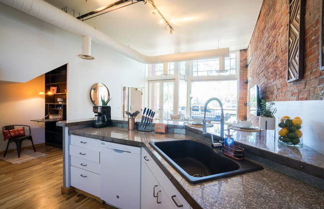 Modern Lohi Loft in Historic Building - Foto 6