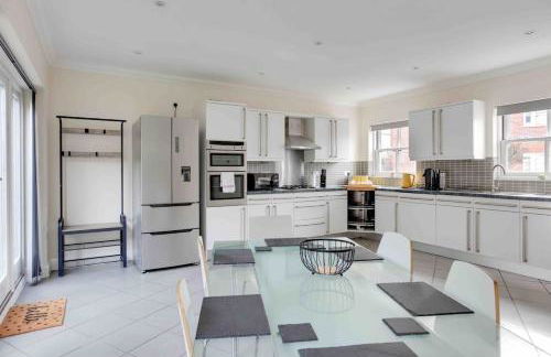 Elizabeth Four Bedroom Townhouse - Foto 15