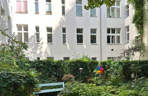 Nollendorf Apartments - 1 separate bedroom and 1 living room with sofa bed in Motzstraße - Foto 9