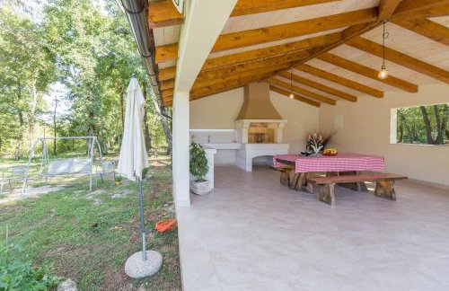 Apartment Susnjici 2 with Pool, Children Playground and Terrace - Photo 14