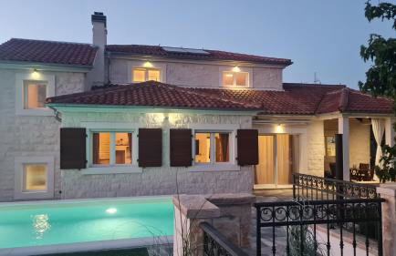 Whitestone Villa - Photo 10