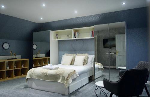 6BR House with Butler, Sauna & Hot Tub in Glasgow - Foto 17